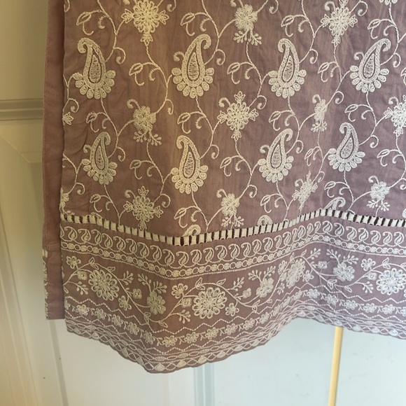 Image Pakistani Indian kurta mauve color with full white embroidery. - Picture 6 of 8